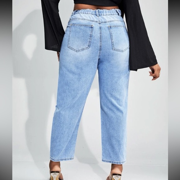 NWOT SHEIN High Waist Ripped Mom Fit Jeans - Picture 2 of 5